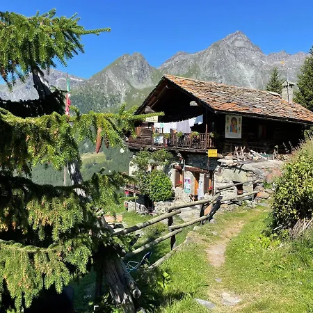Rifugio Guide Frachey * Saint Jacques